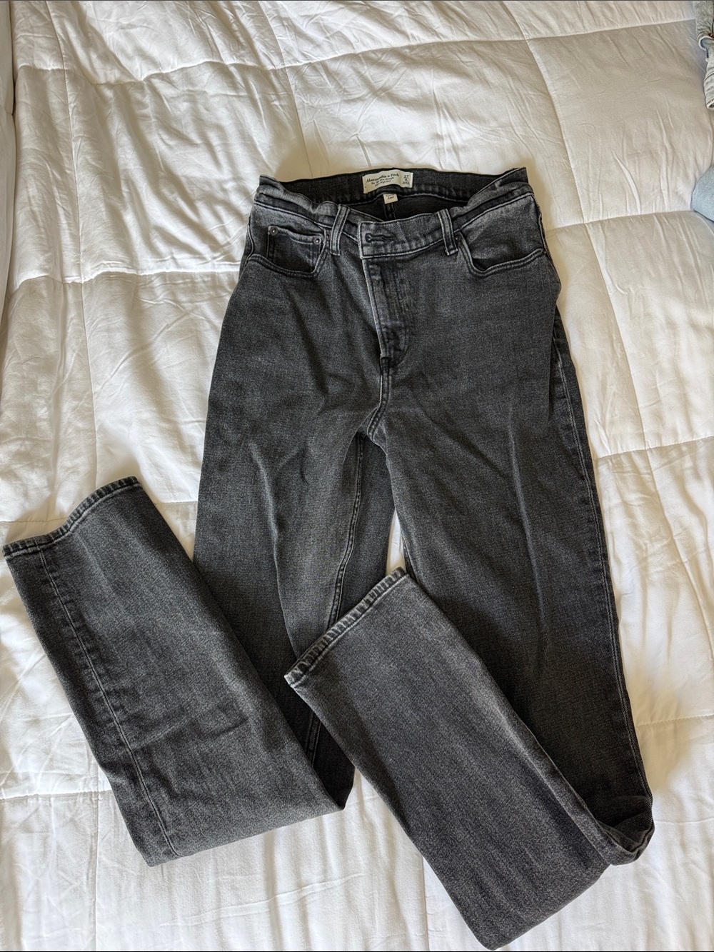 Abercrombie Curve Love 90s Slim Straight Ultra High-Rise Jeans